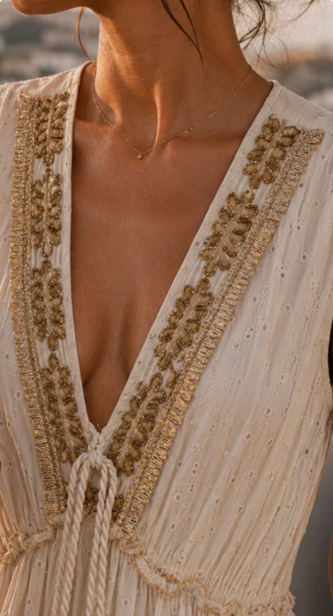 Vestido Bordado con pedrería Capri